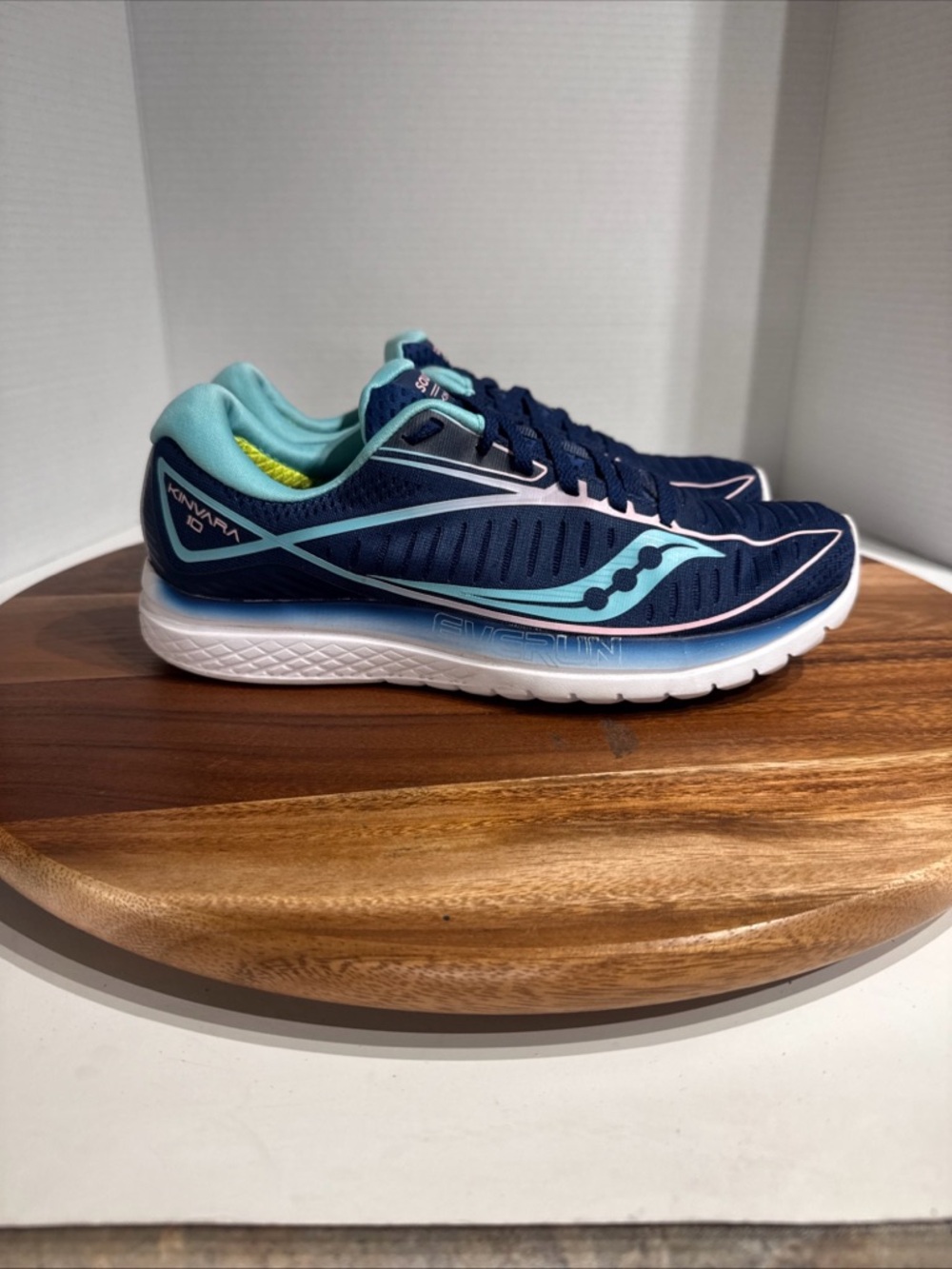 Saucony Kinvara 10 Womens Running Walking Shoes Blue Athletic Sneakers Size 9.5